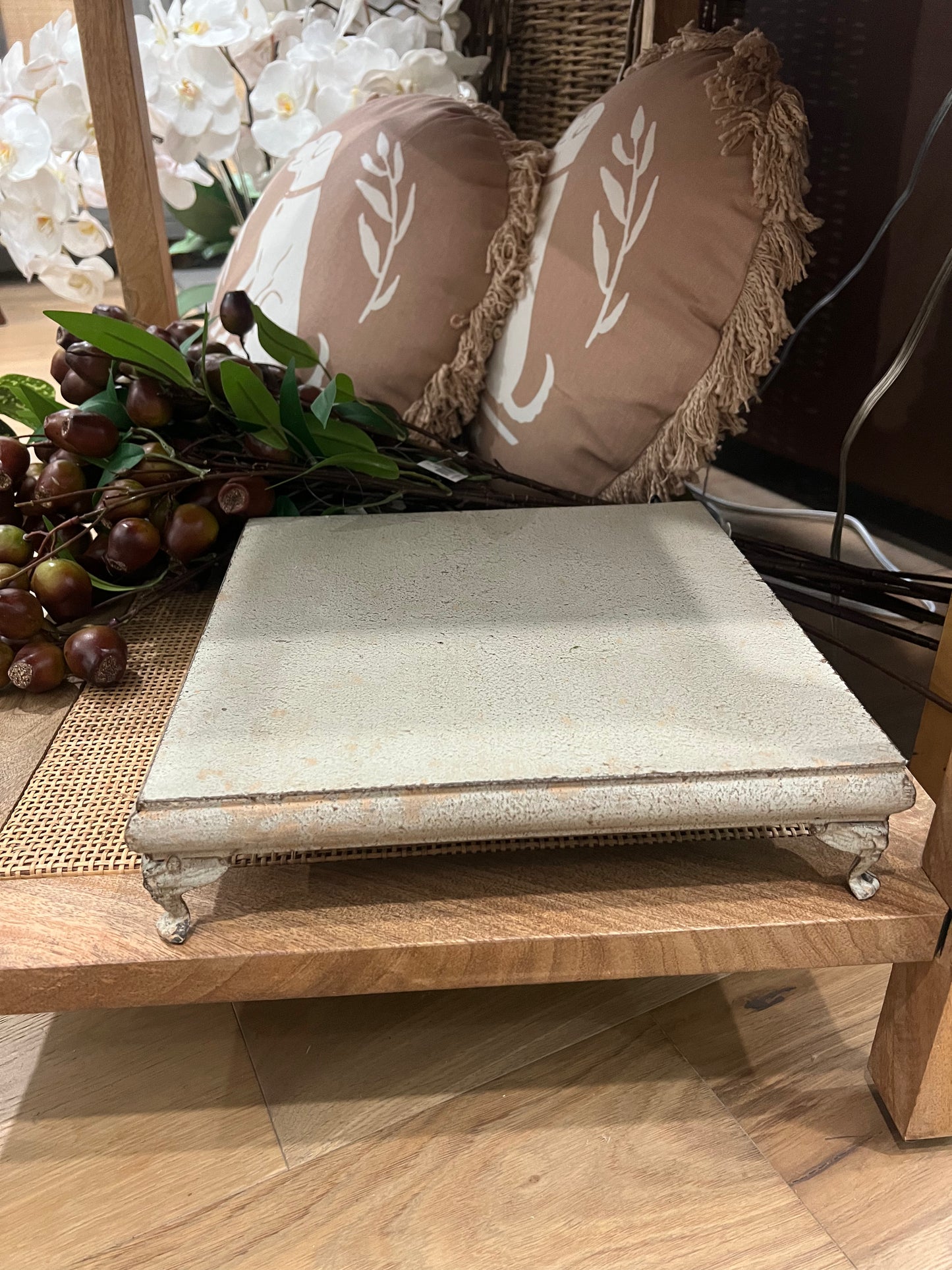 Metal Footed Square Riser